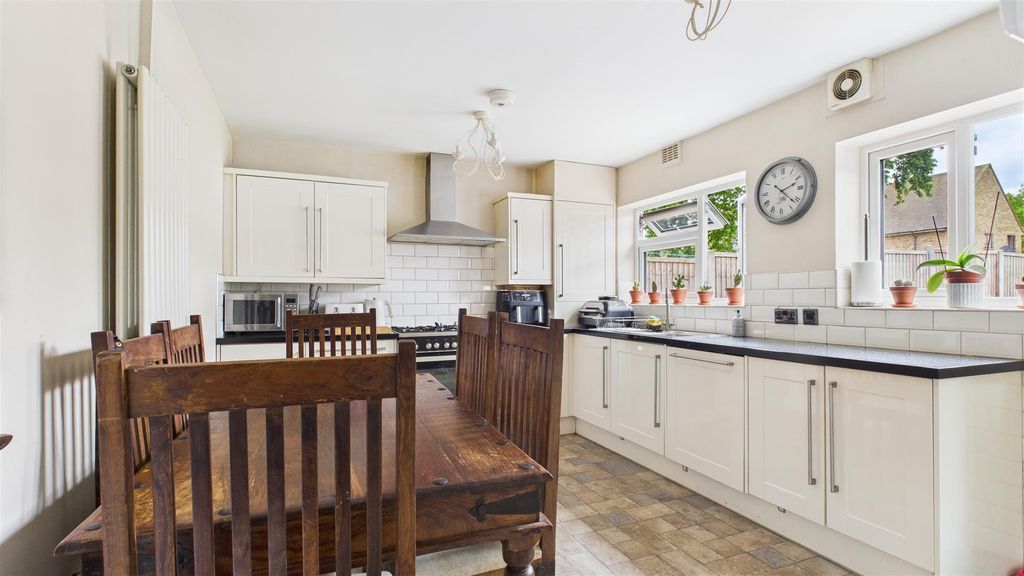 Property photo 3 of 12 Cam05136G0-Pr0074-Still002.Jpg