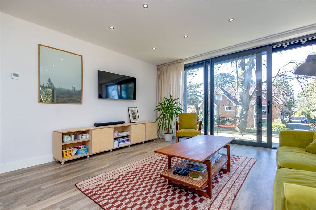 Property photo 3 of 21 Picture No. 10