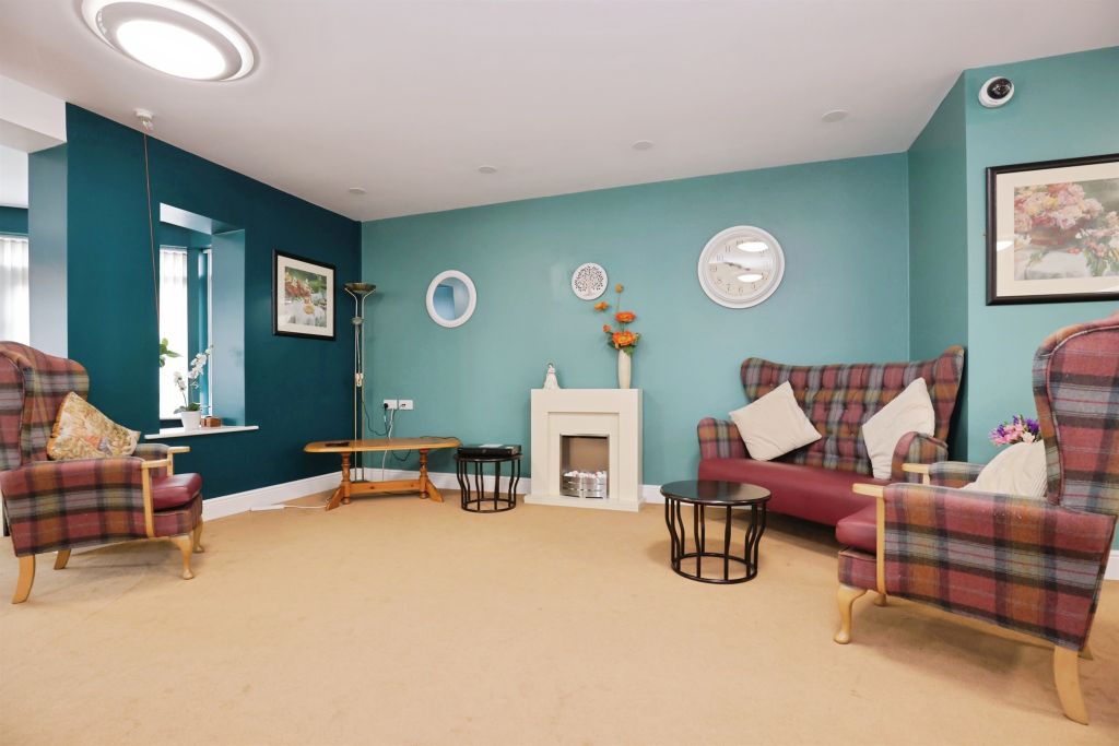 Property photo 2 of 11