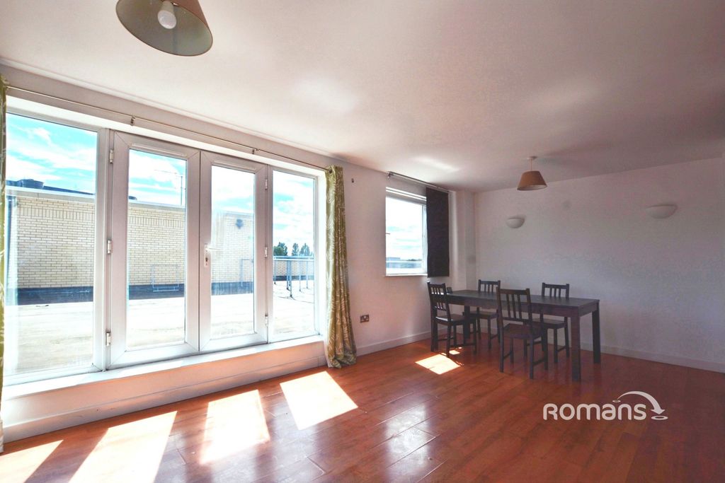 Property photo 3 of 13 Pbox-Img.Jpg