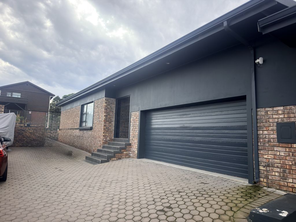 Property photo 2 of 30