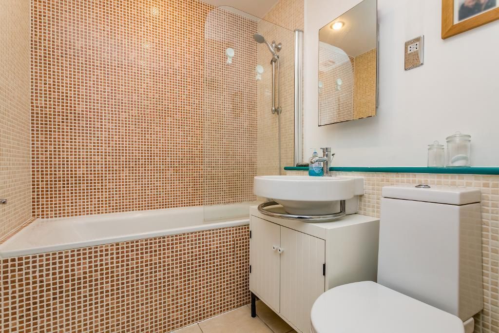 Additional image 7 of 1 bed flat for saleHigh Street, East Grinstead RH19