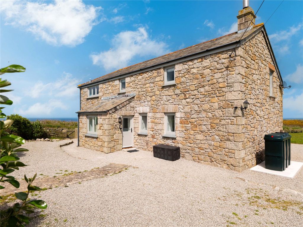 Property photo 2 of 18 House