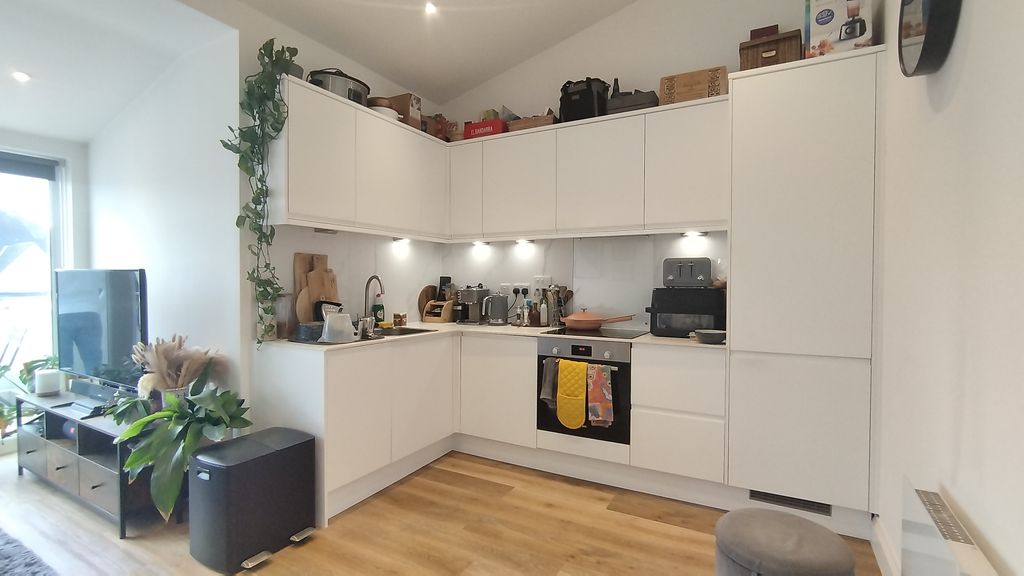 Property photo 2 of 11 Bedroom 1