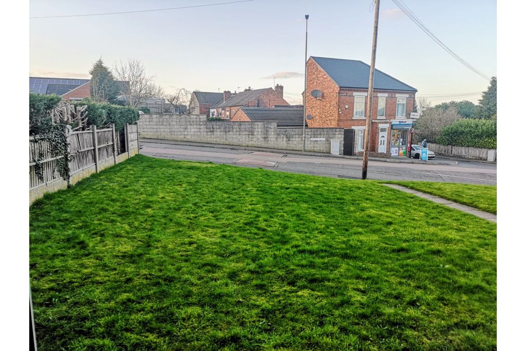 Property photo 3 of 25