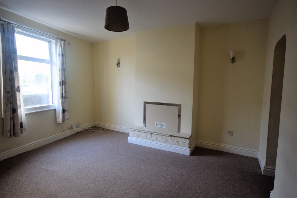 Property photo 2 of 10 Photo 02