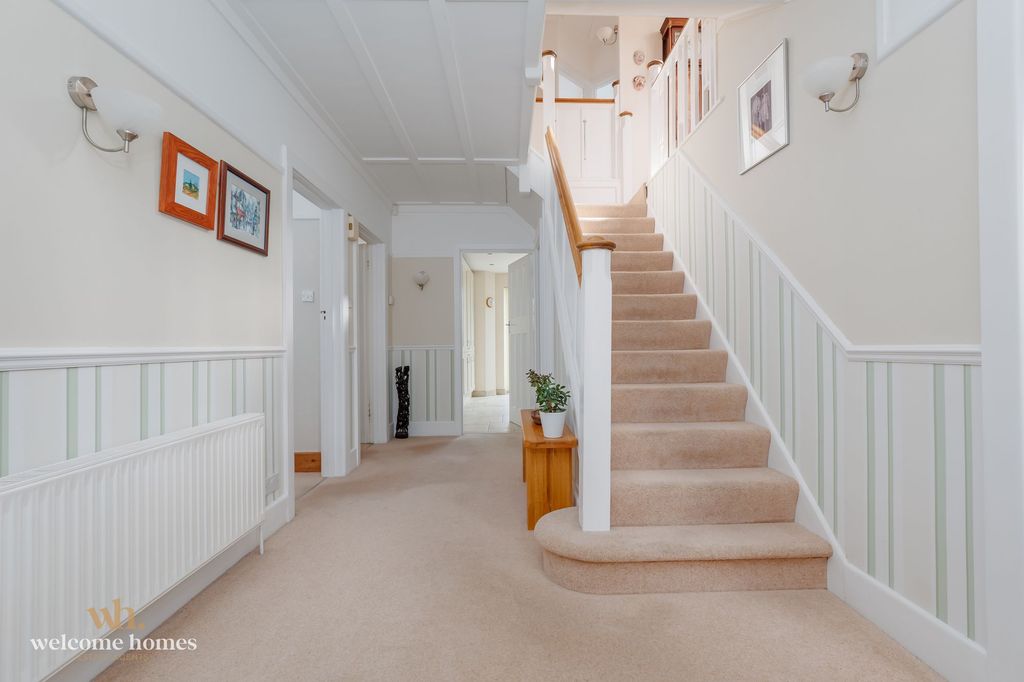 Property photo 3 of 25