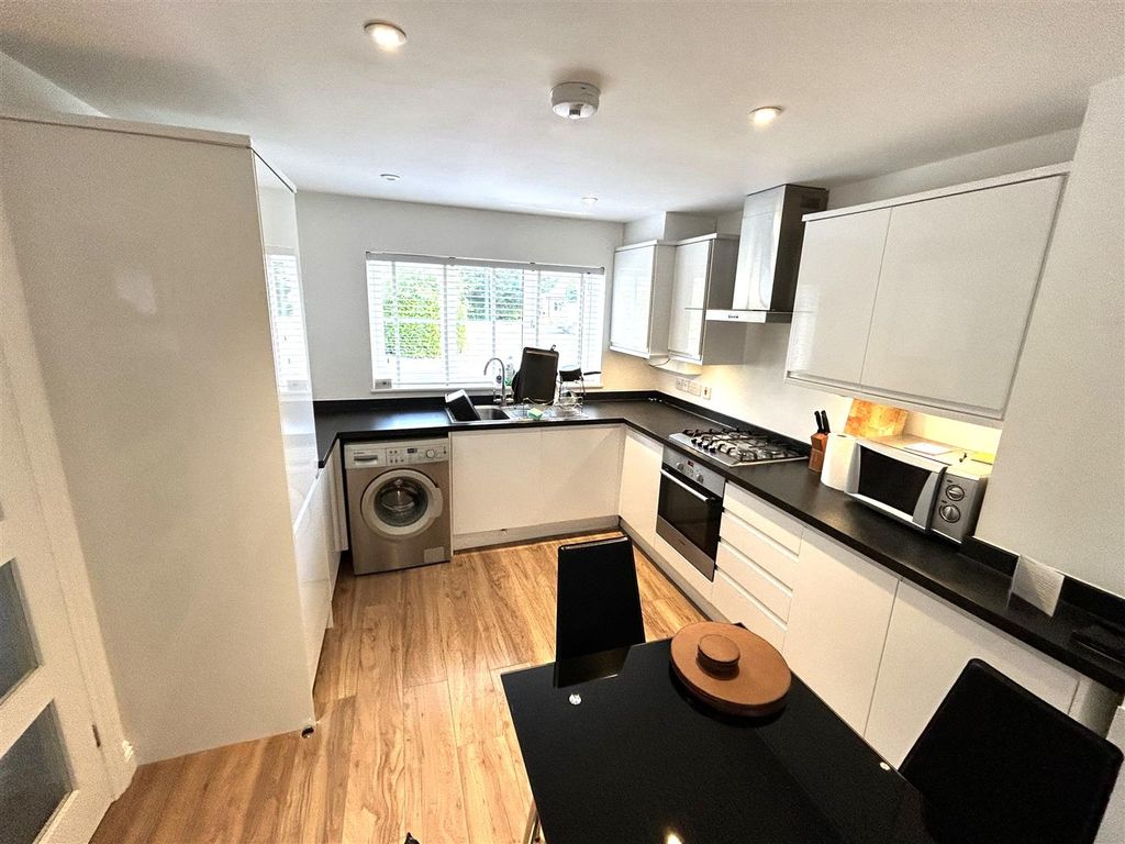 Property photo 2 of 11 Kitchen/Diner