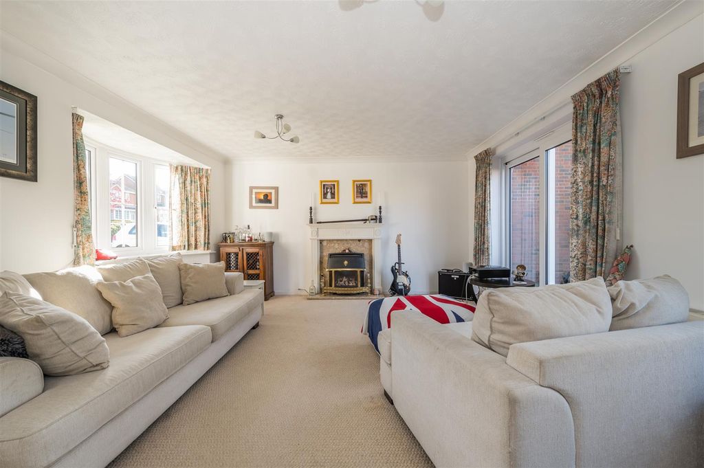 Property photo 2 of 13