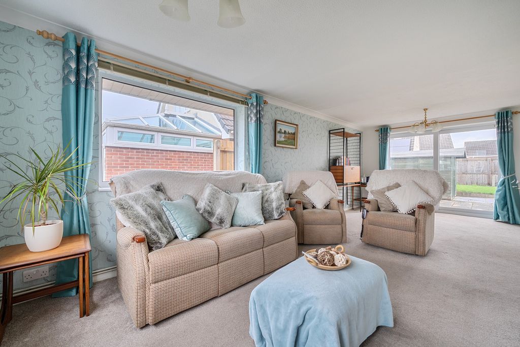 Property photo 3 of 19