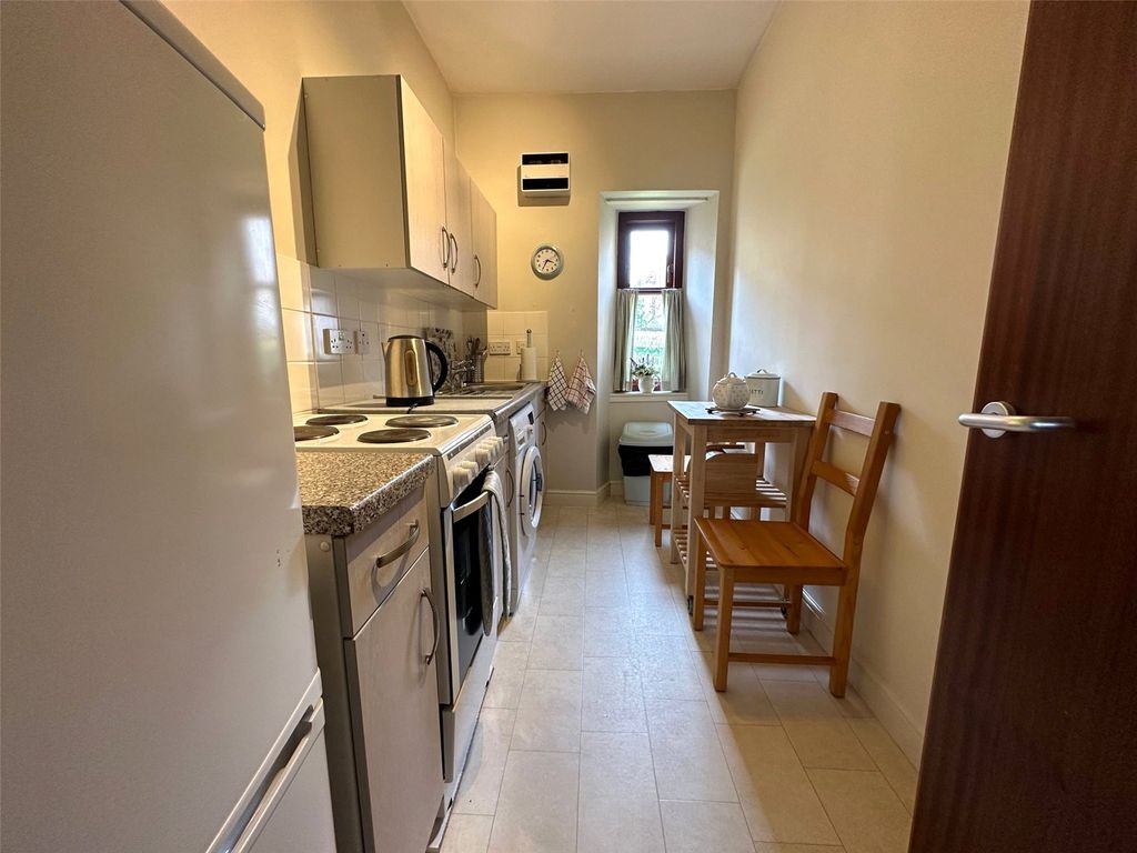 Property photo 2 of 7 Kitchen