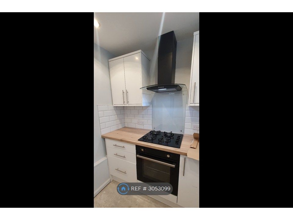 Property photo 2 of 7 Kitchen