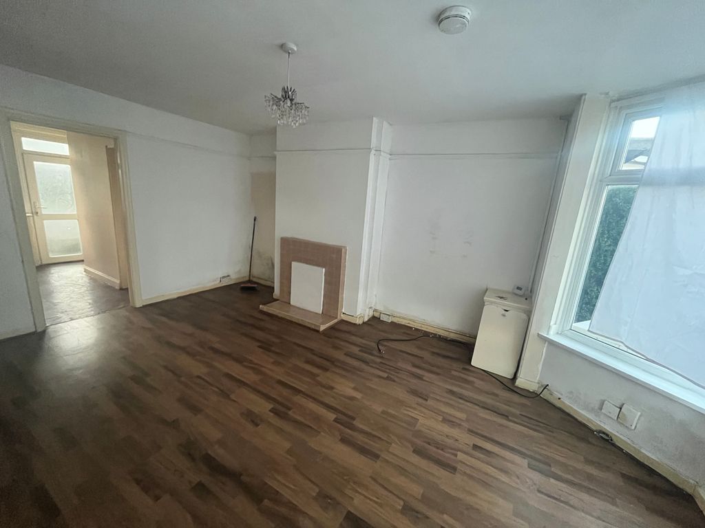 Property photo 2 of 11 Reception 