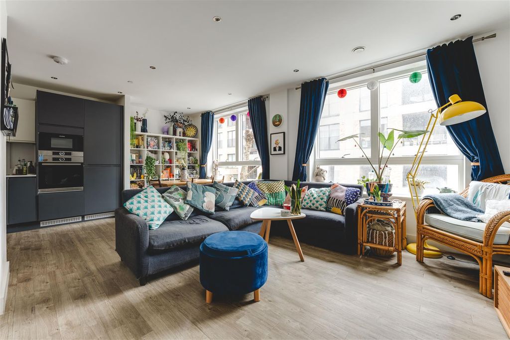 Property photo 3 of 26 Winsor Buildings-22.Jpg