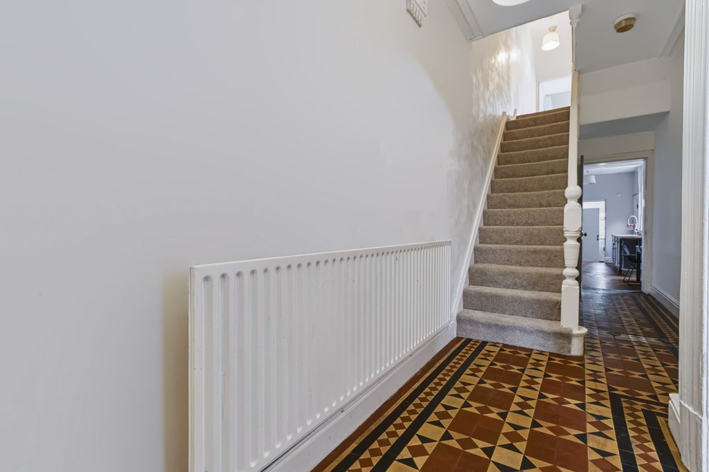 Property photo 3 of 25