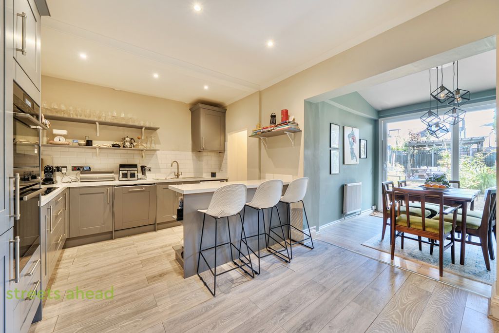 Property photo 3 of 18 B3Ac427B-6Dfe-411...
