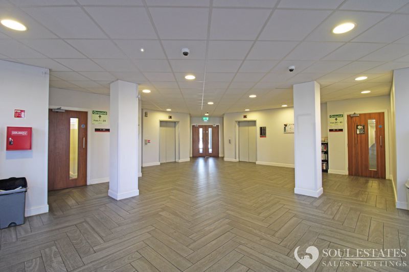 Property photo 3 of 19 Entrance