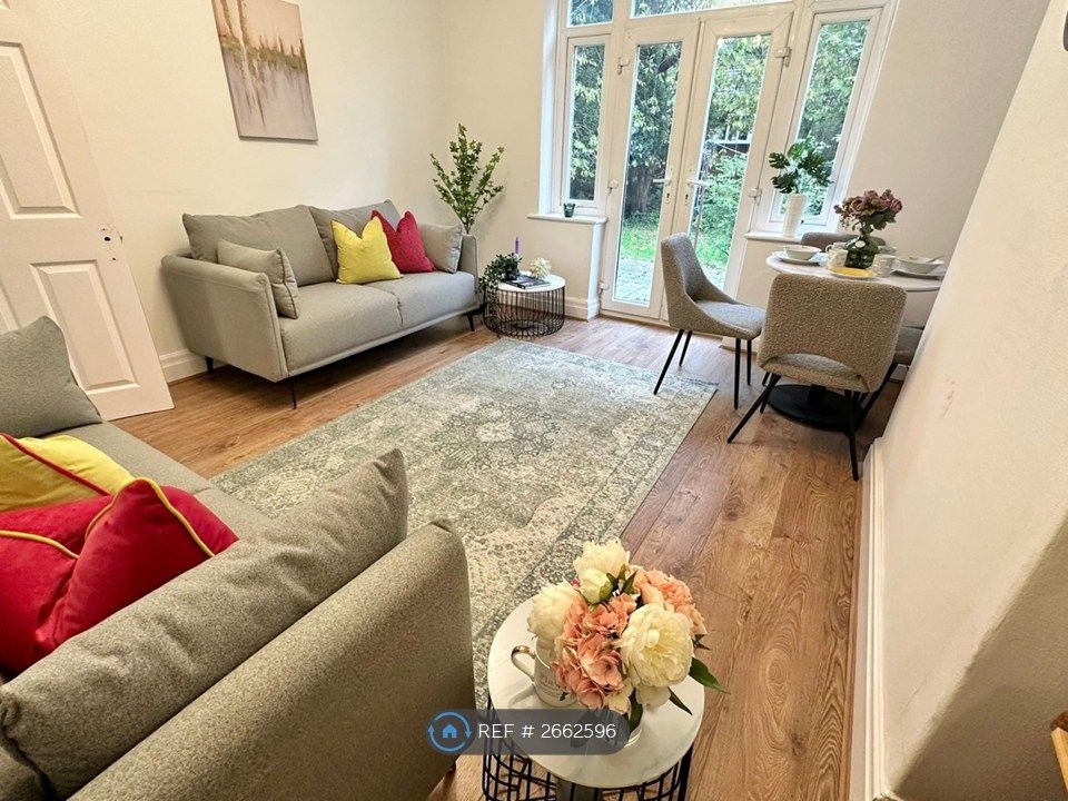 Property photo 2 of 24