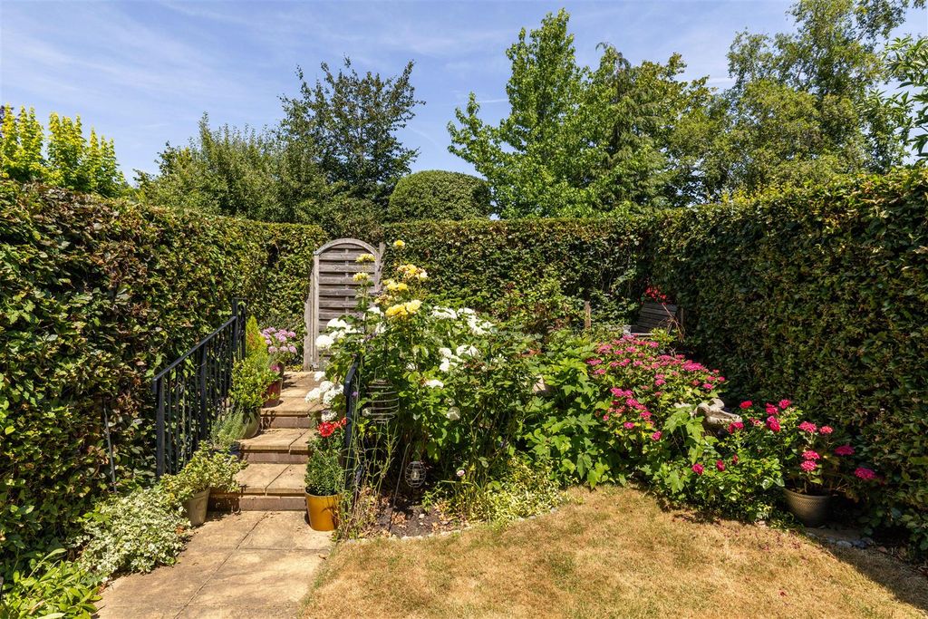 Property photo 3 of 24