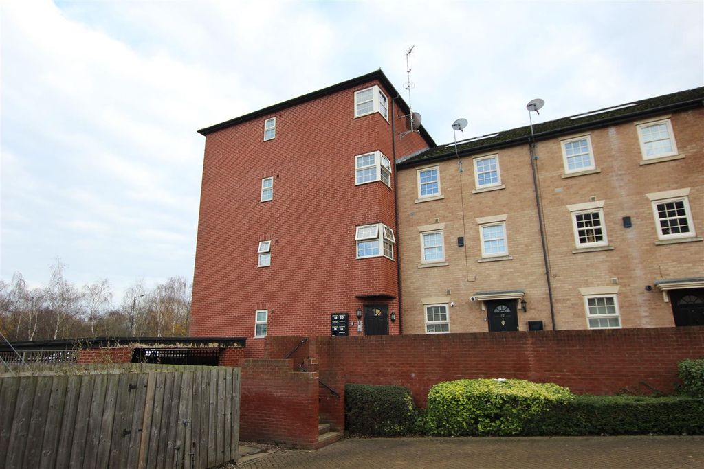 Property photo 2 of 14 Block Entrance