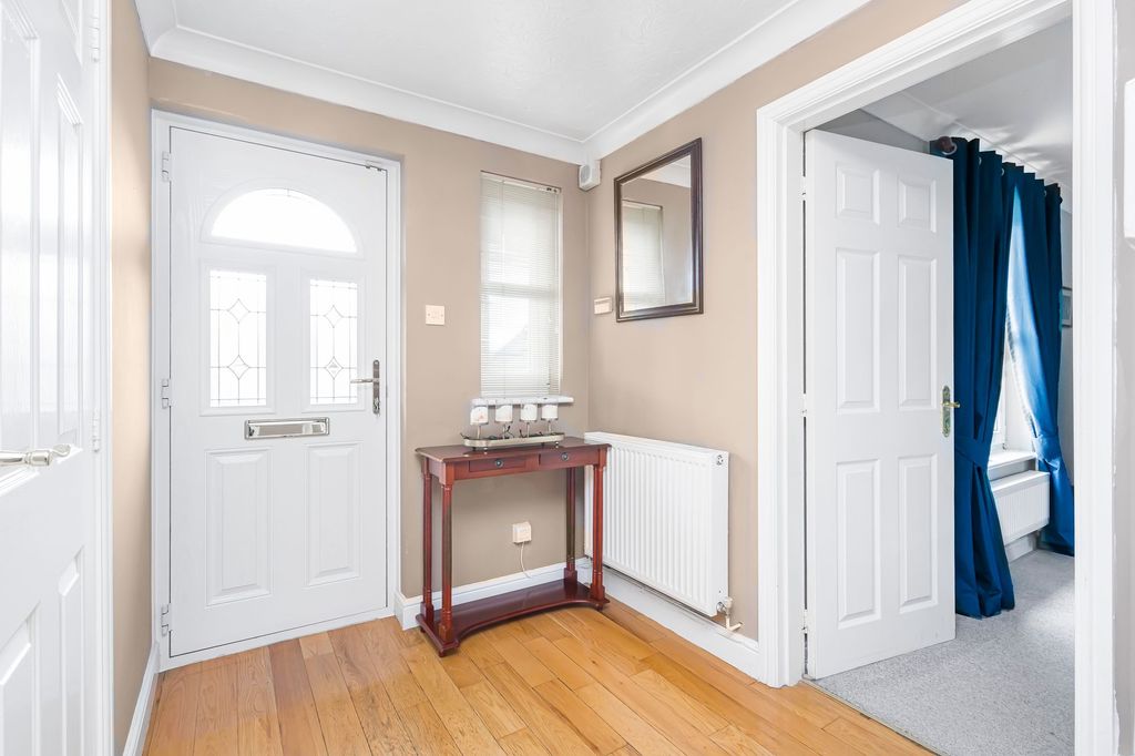 Property photo 3 of 46