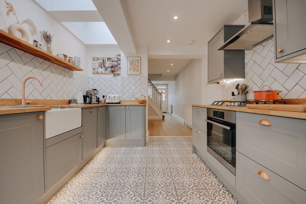 Property photo 1 of 13 Kitchen