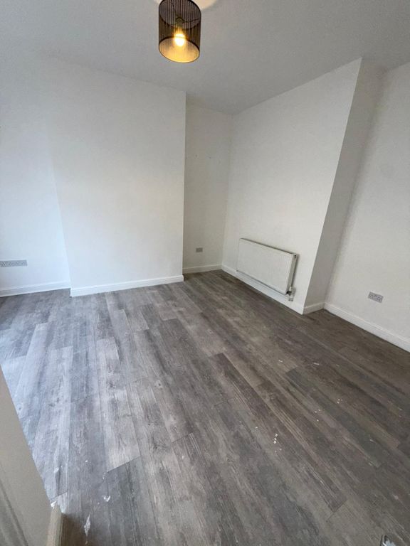 Property photo 2 of 7 Image