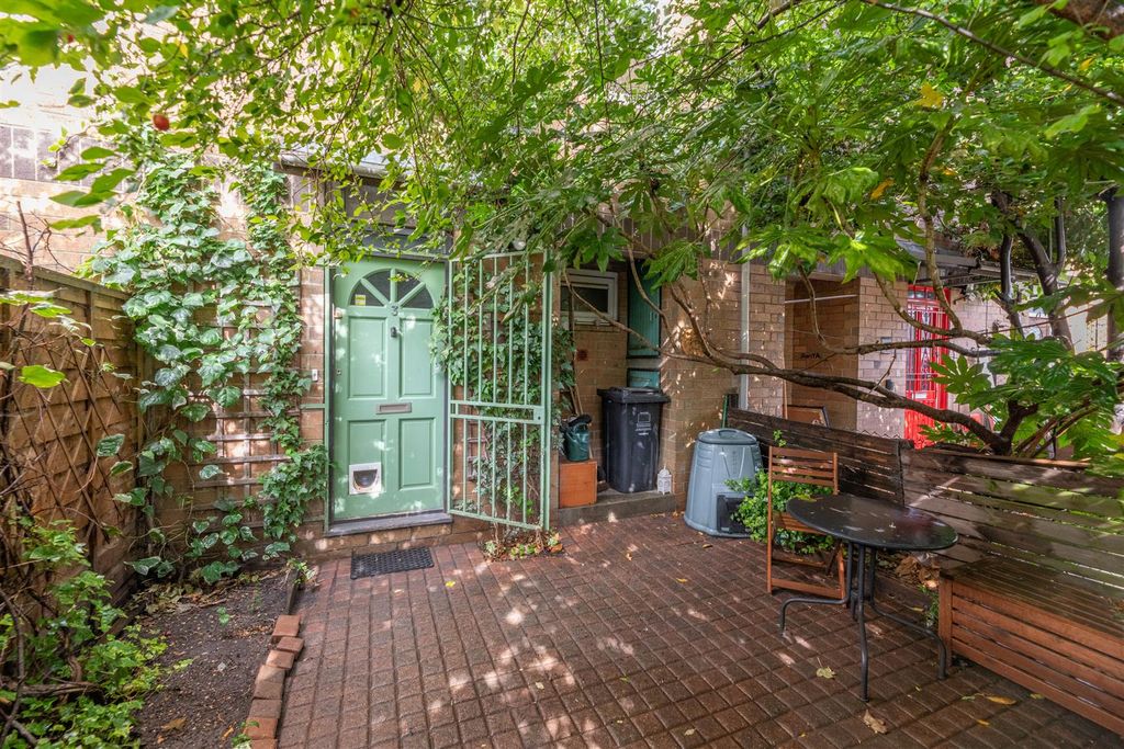 Property photo 1 of 24