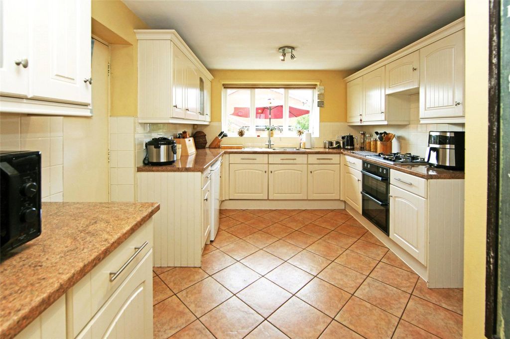 Property photo 3 of 24 Picture No. 13
