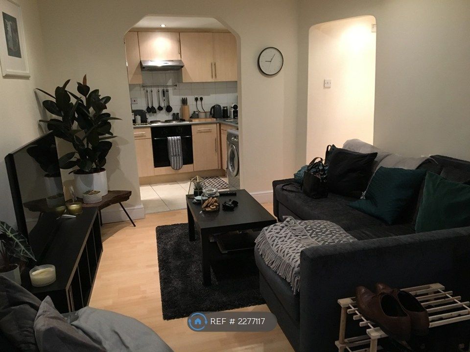 Property photo 1 of 4 Living Room