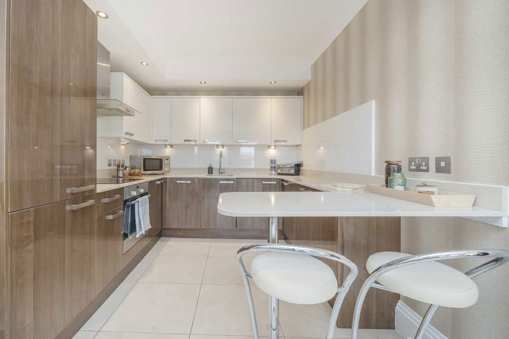 Property photo 3 of 6