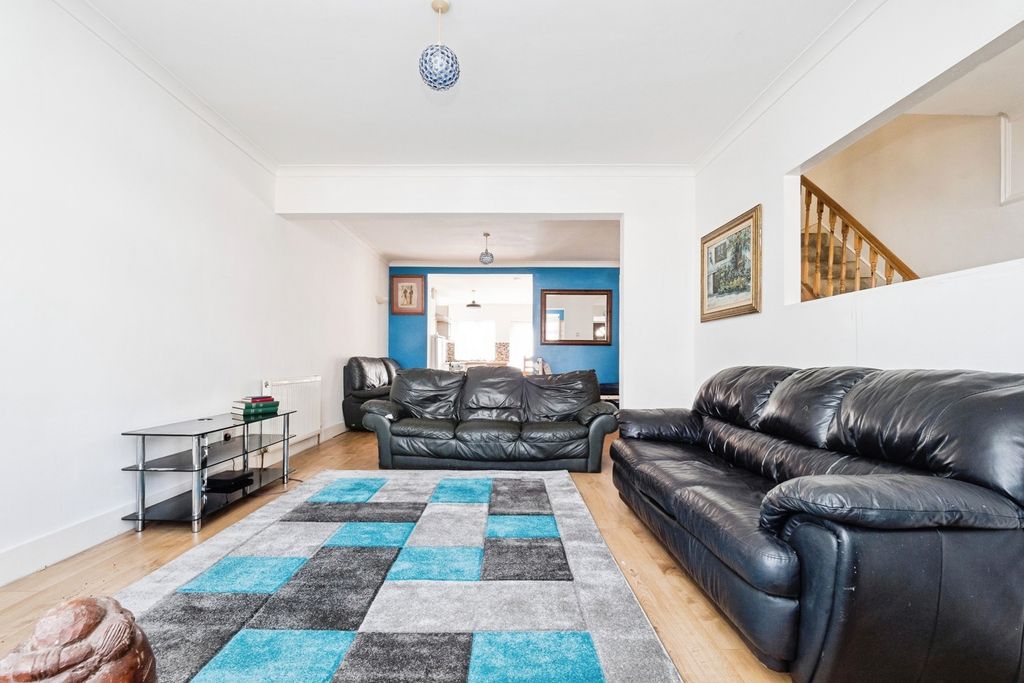 Property photo 2 of 16 Photo