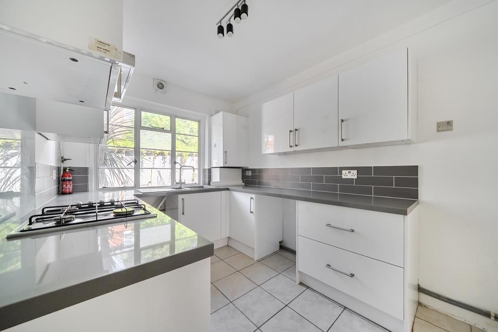 Property photo 2 of 8 Kitchen
