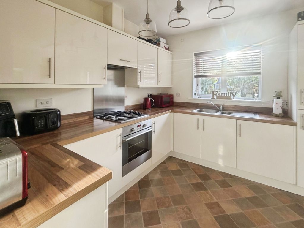 Property photo 2 of 21 Pbox-Img.Jpeg