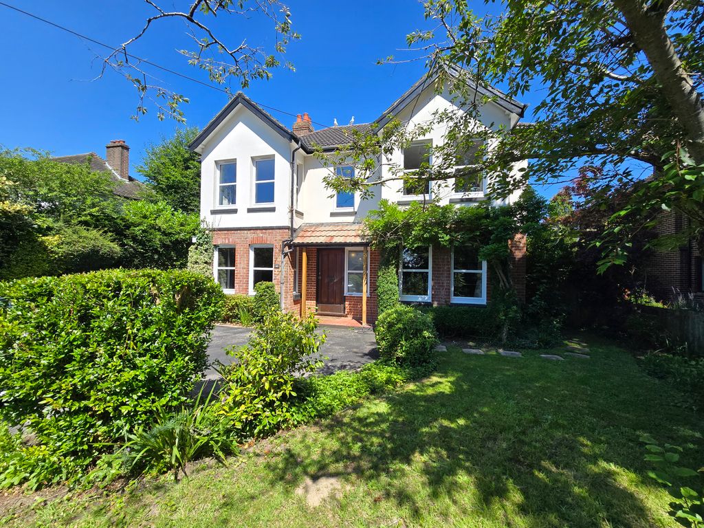 Property photo 1 of 19 Or Front