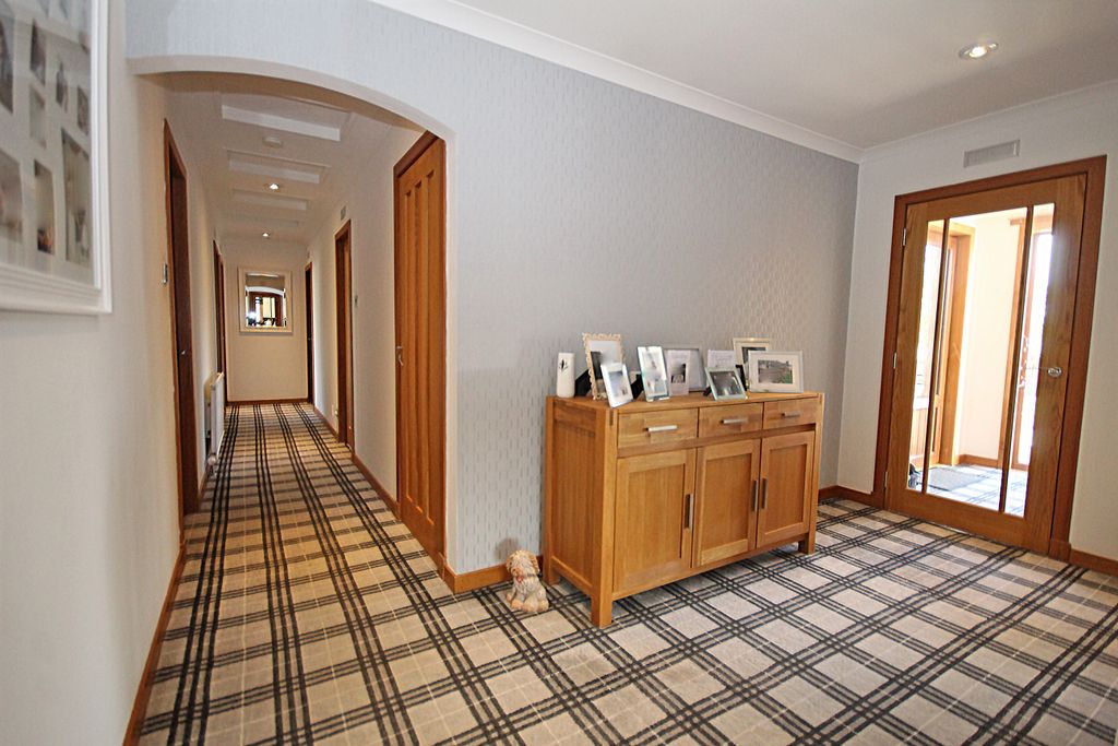 Property photo 2 of 35