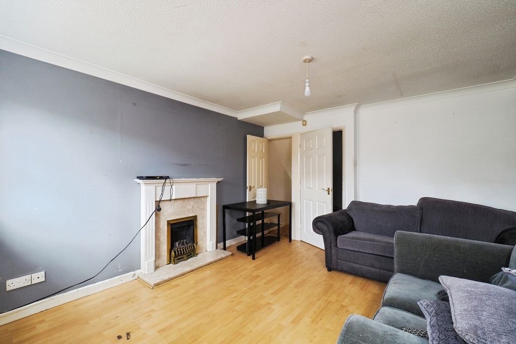 Property photo 2 of 17 Photo