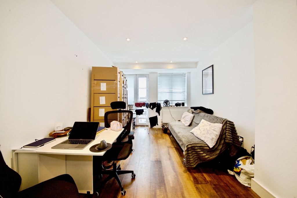 Property photo 2 of 6 Pbox-Img.Jpg