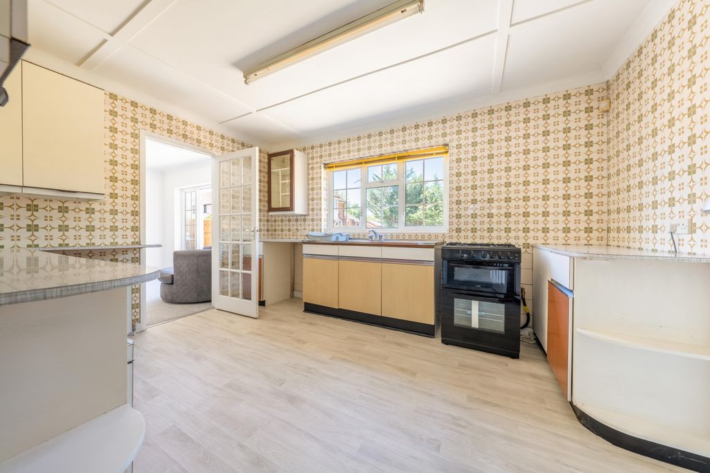 Property photo 1 of 13 4 Bed Detached House To Rent Long Lane, Hillingdon Ub10