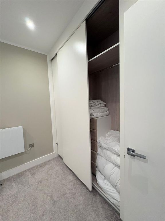 Property photo 3 of 8 Bedroom.Jpg