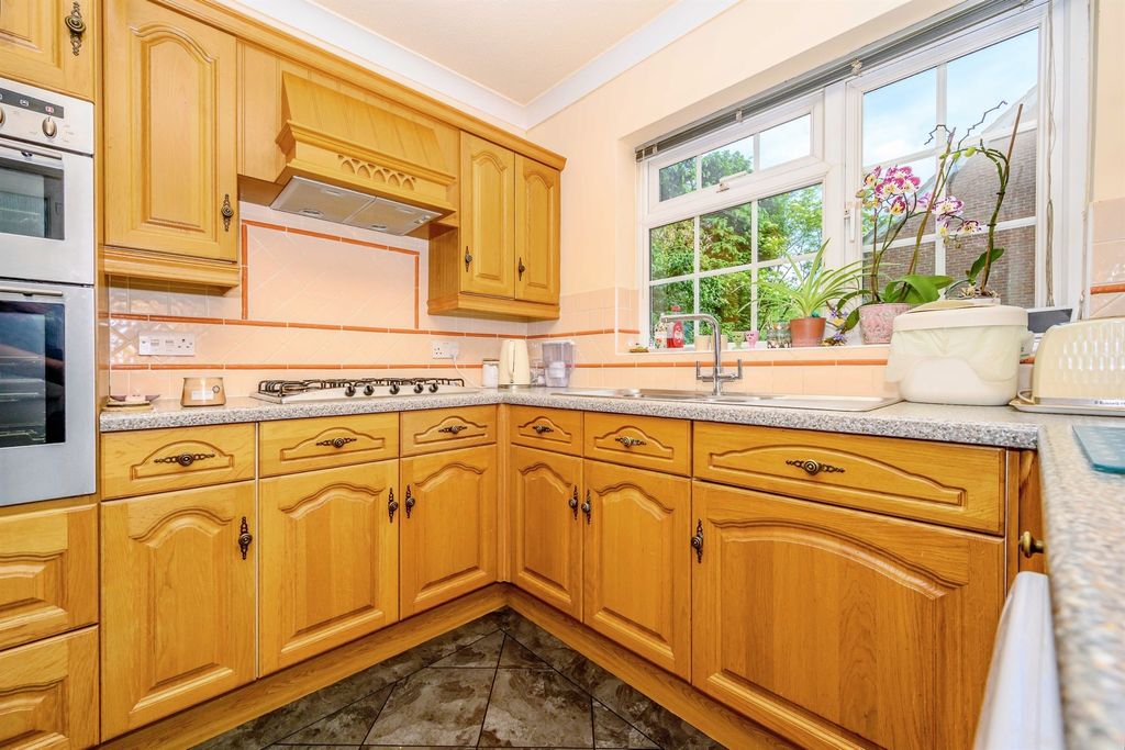 Property photo 3 of 16