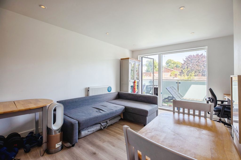 Property photo 3 of 20 Pbox-Img.Jpg