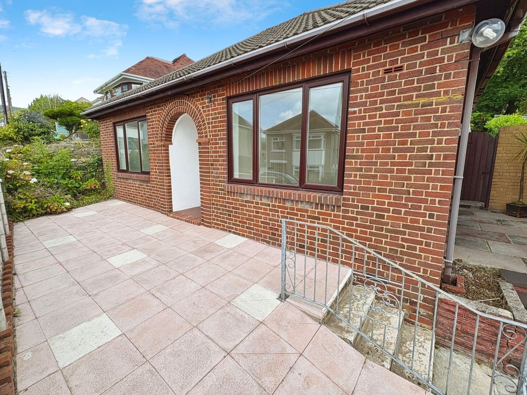 Property photo 2 of 16