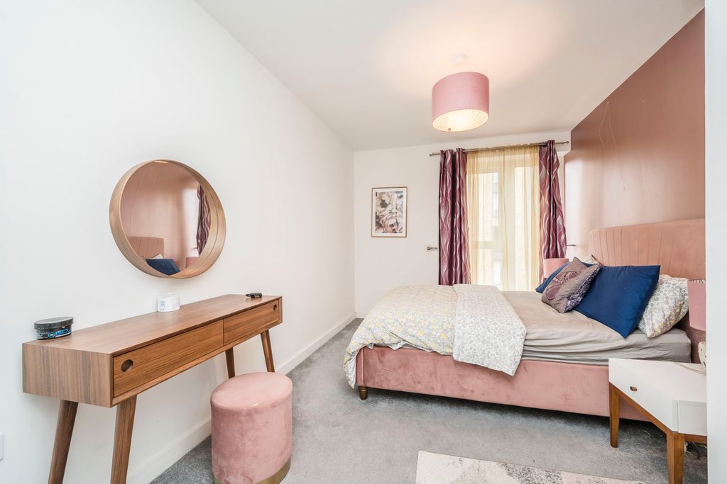 Property photo 3 of 6 Picture No. 12