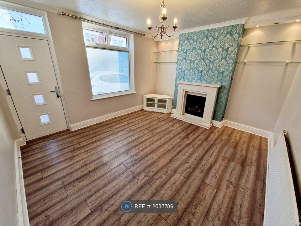 Property photo 3 of 25 Reception 1