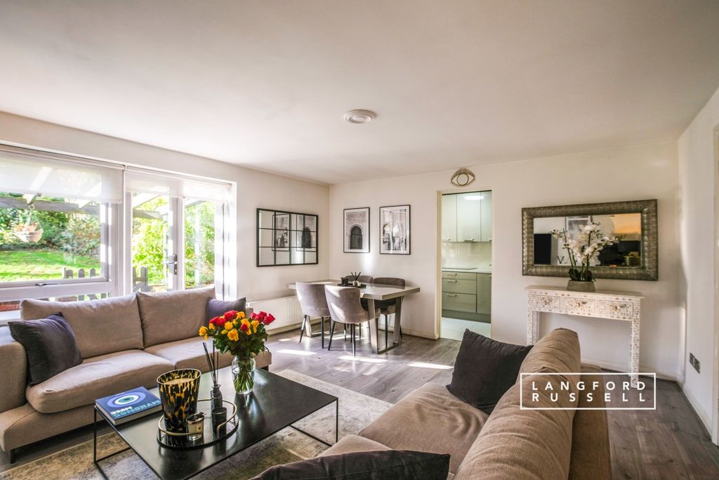 Property photo 1 of 11 Reception