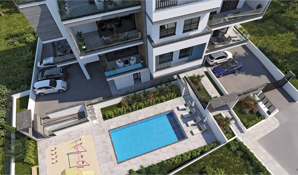 Property photo 2 of 19