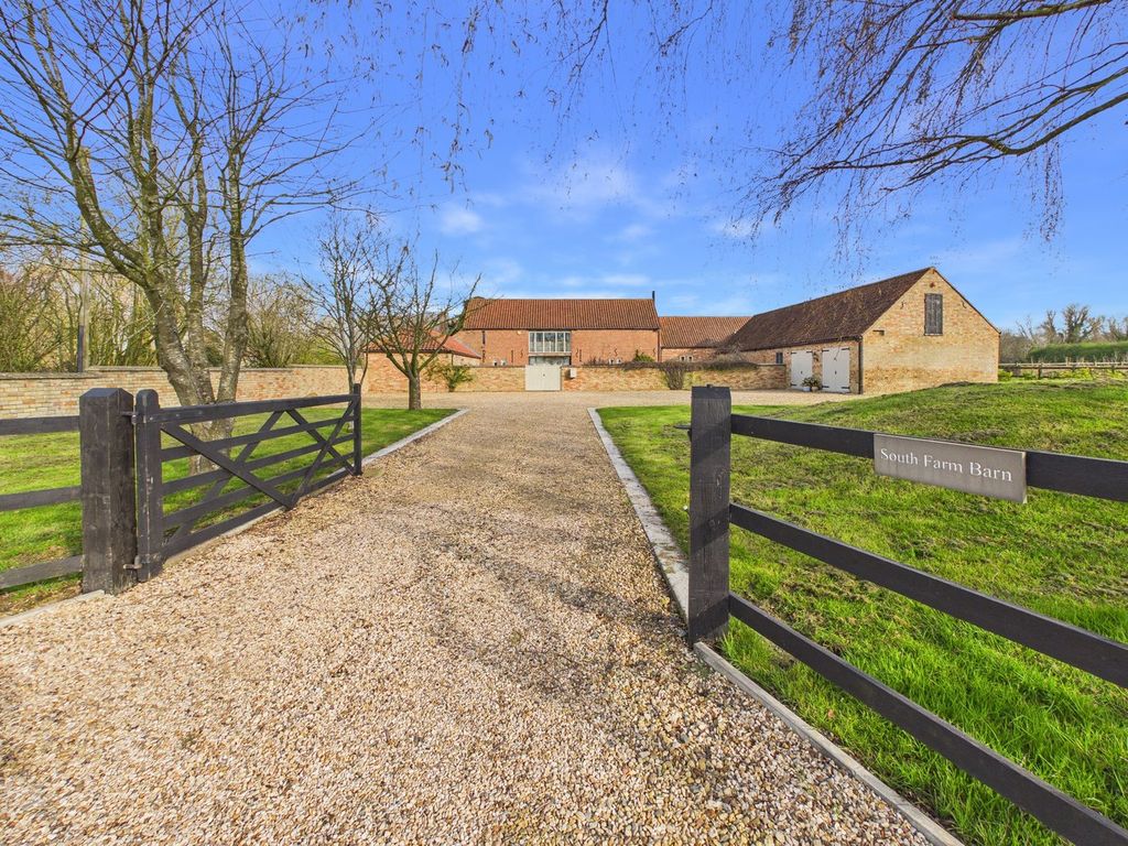 Property photo 1 of 44