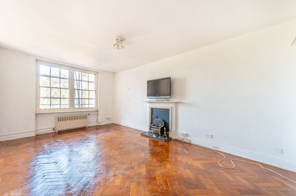 Property photo 2 of 11