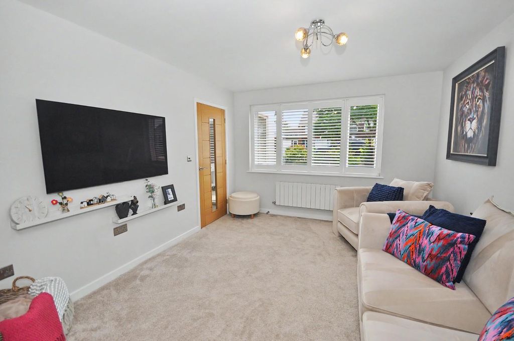 Property photo 2 of 19